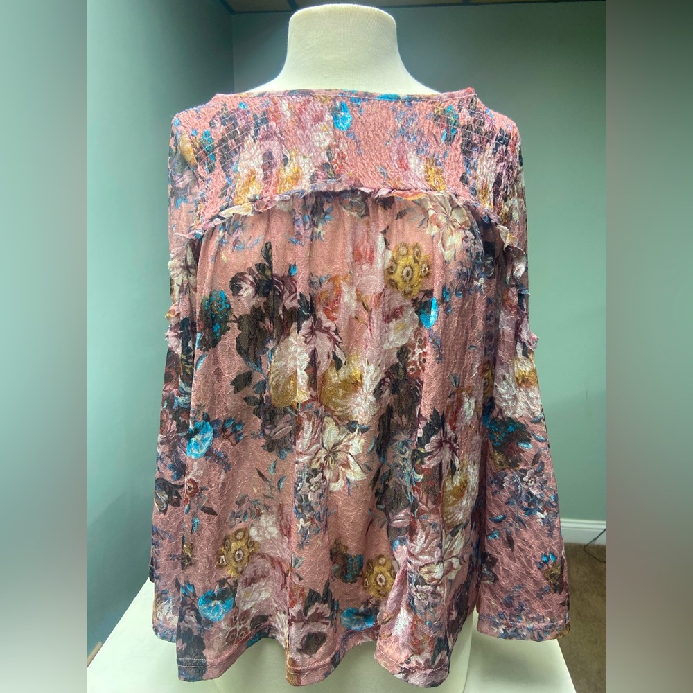 Anthropologie Alemi + Kin bell sleeve lace floral top